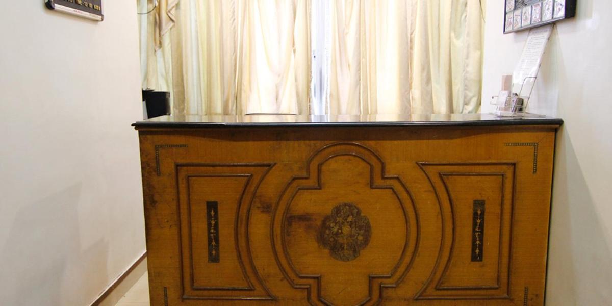 Hotel Tushar プネ エクステリア 写真