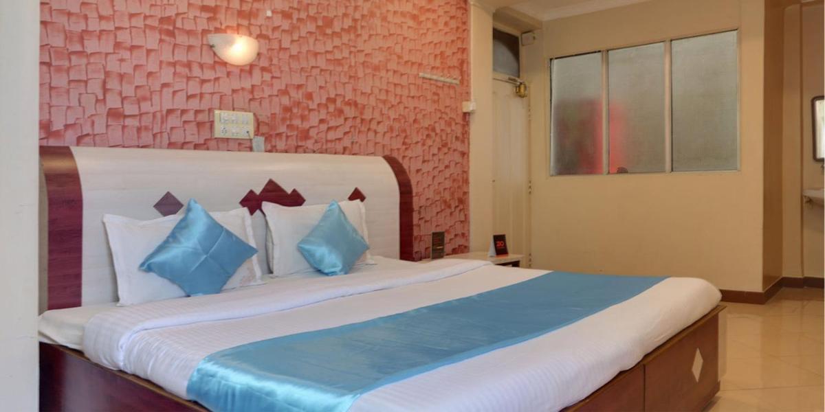 Hotel Tushar プネ エクステリア 写真